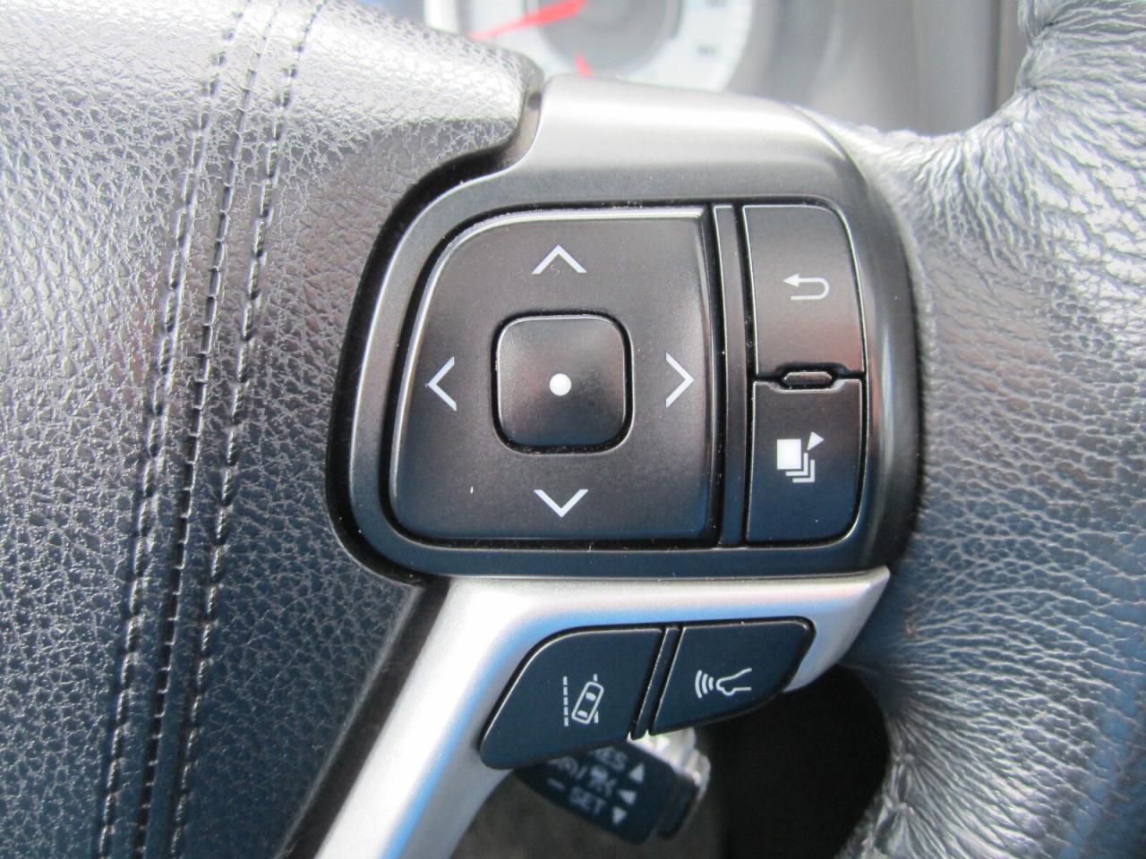 2018 Toyota Sienna SE 8-Passenger FWD 1 OWNER NO ACCIDENTS Photo