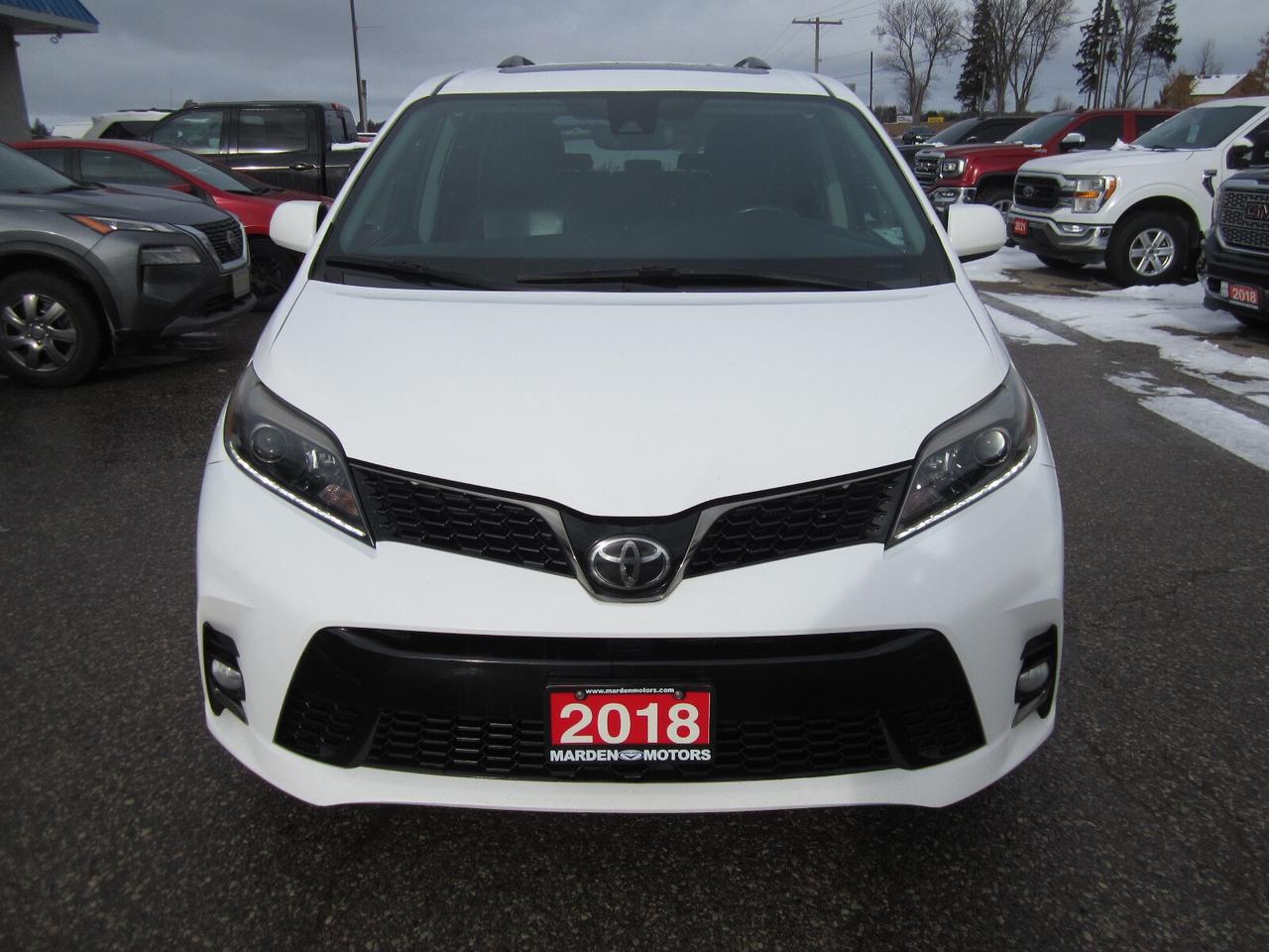 2018 Toyota Sienna SE 8-Passenger FWD 1 OWNER NO ACCIDENTS Photo