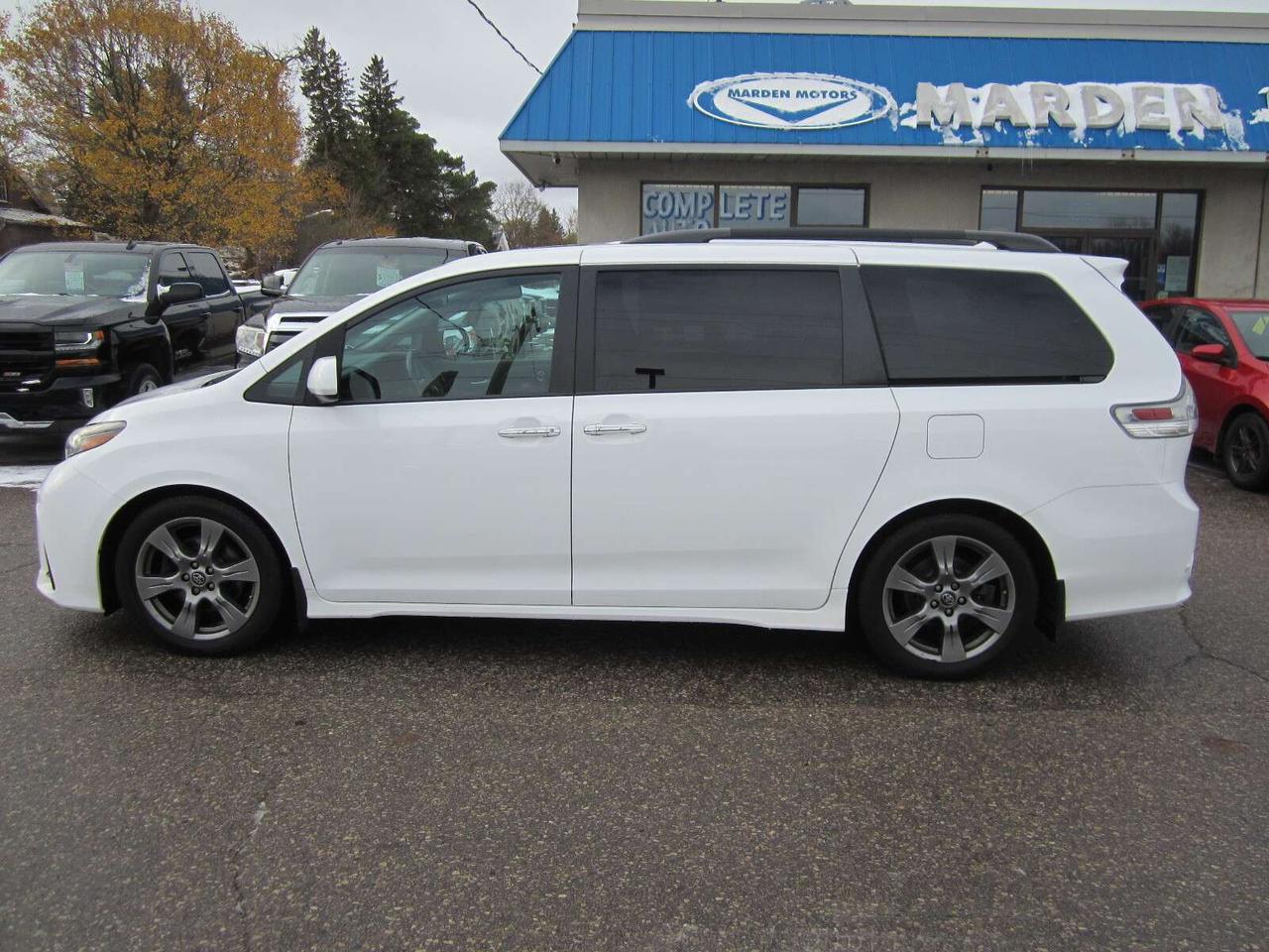 2018 Toyota Sienna SE NO ACCIDENTS! 1 PRICE ONLY! NO SAFETY FEES! Photo