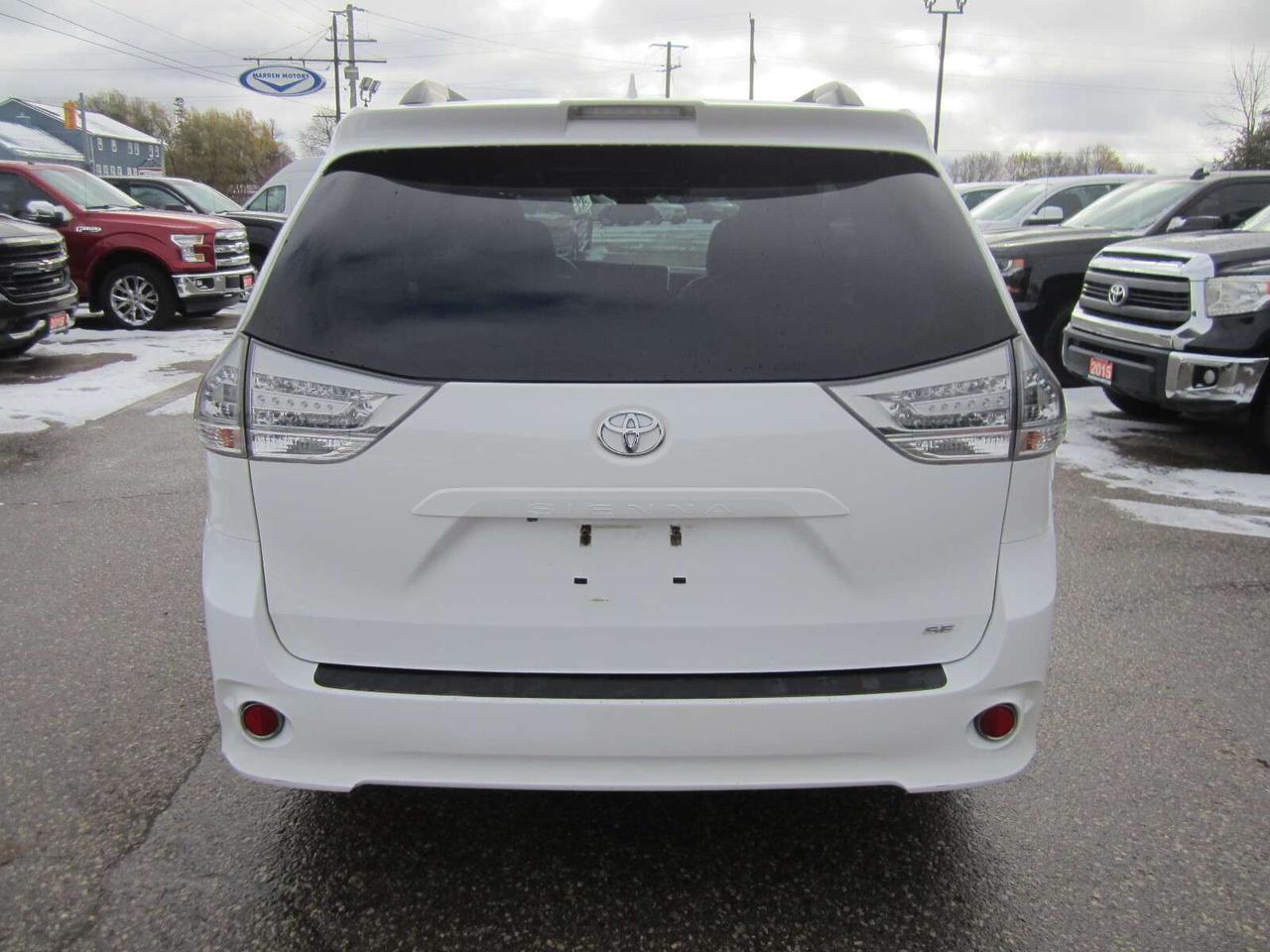 2018 Toyota Sienna SE NO ACCIDENTS! 1 PRICE ONLY! NO SAFETY FEES! Photo