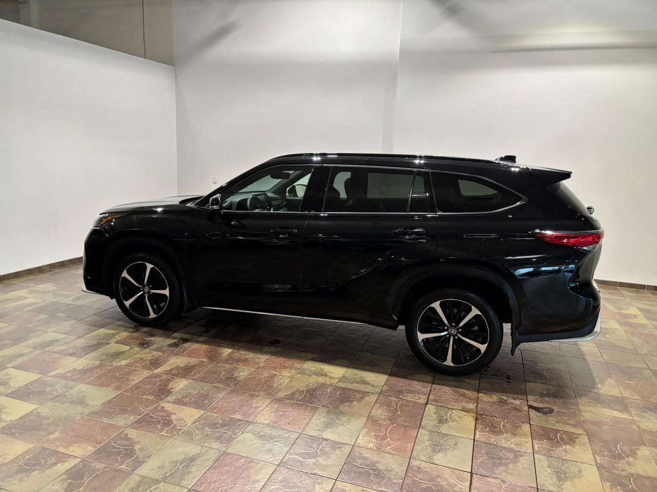 2022 Toyota Highlander XSE Photo