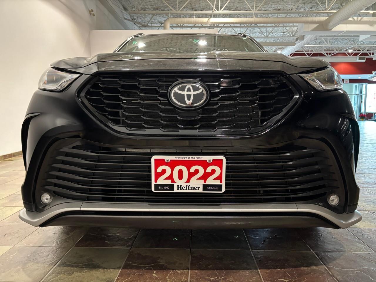 2022 Toyota Highlander XSE Photo3