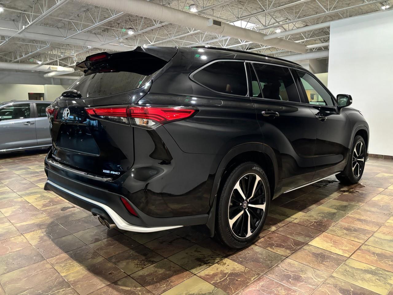2022 Toyota Highlander XSE Photo