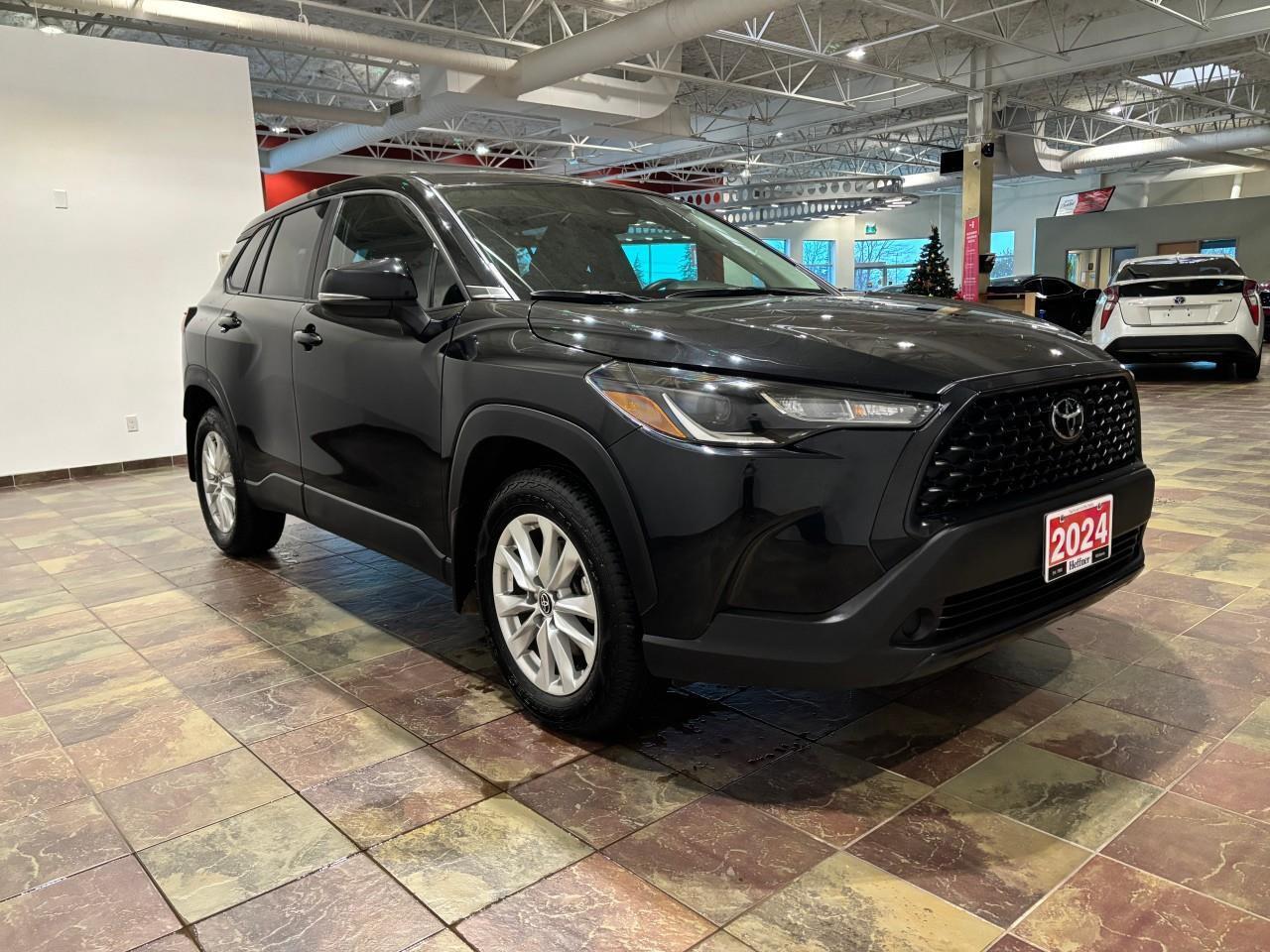 2024 Toyota Corolla Cross LE Photo