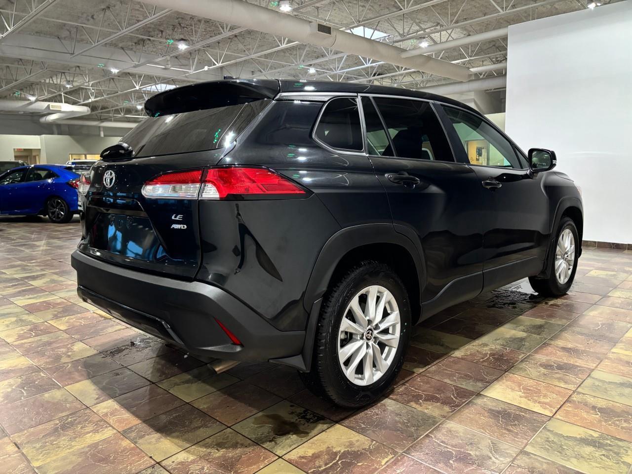 2024 Toyota Corolla Cross LE Photo