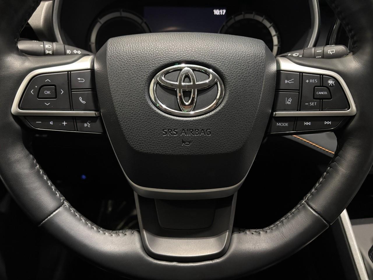 2022 Toyota Highlander Hybrid XLE Photo