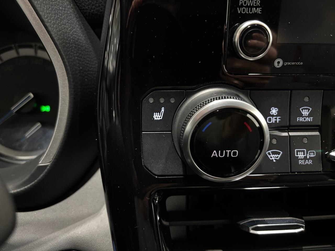 2022 Toyota Highlander Hybrid XLE Photo