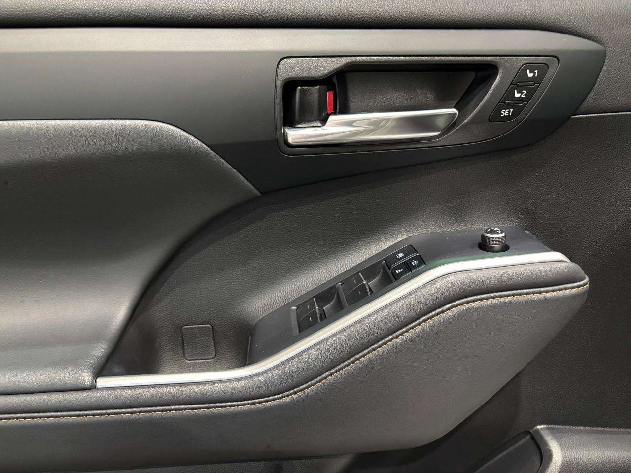 2022 Toyota Highlander Hybrid XLE Photo