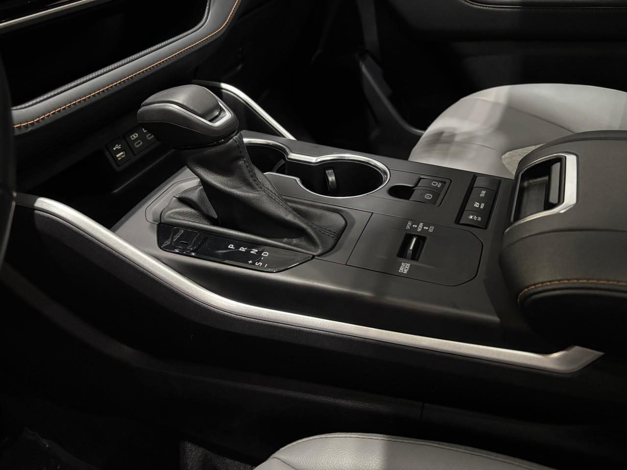 2022 Toyota Highlander Hybrid XLE Photo