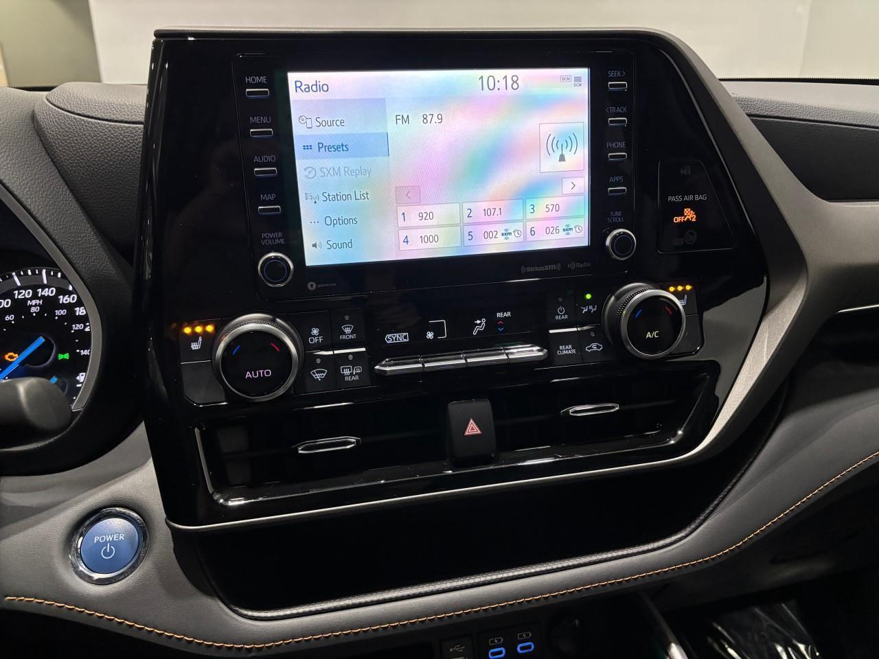 2022 Toyota Highlander Hybrid XLE Photo