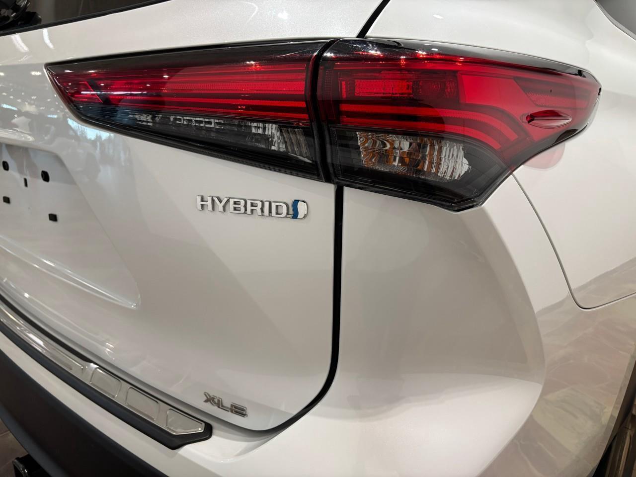 2022 Toyota Highlander Hybrid XLE Photo