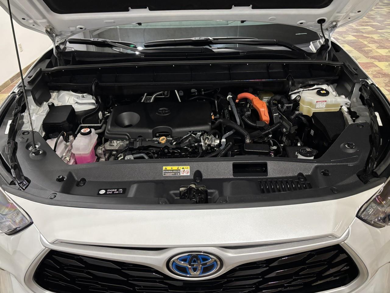 2022 Toyota Highlander Hybrid XLE Photo