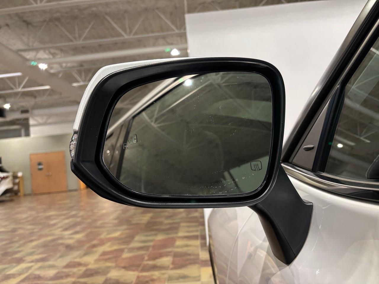 2022 Toyota Highlander Hybrid XLE Photo