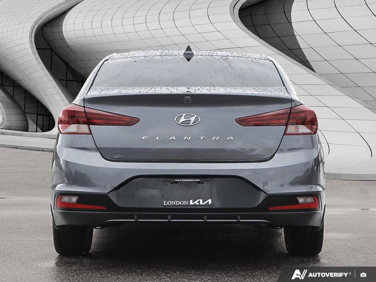 2020 Hyundai Elantra Luxury Photo4