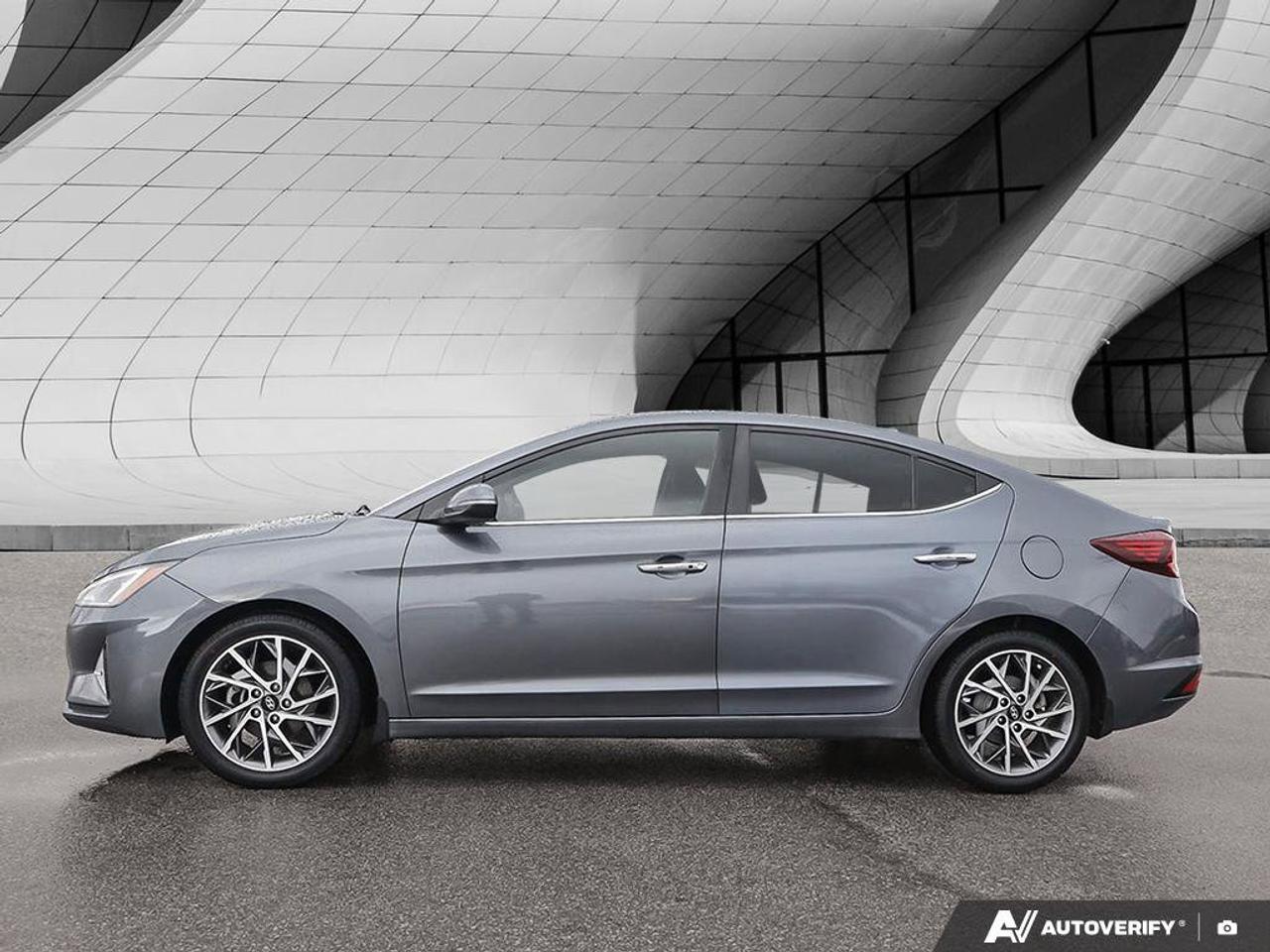 2020 Hyundai Elantra Luxury Photo