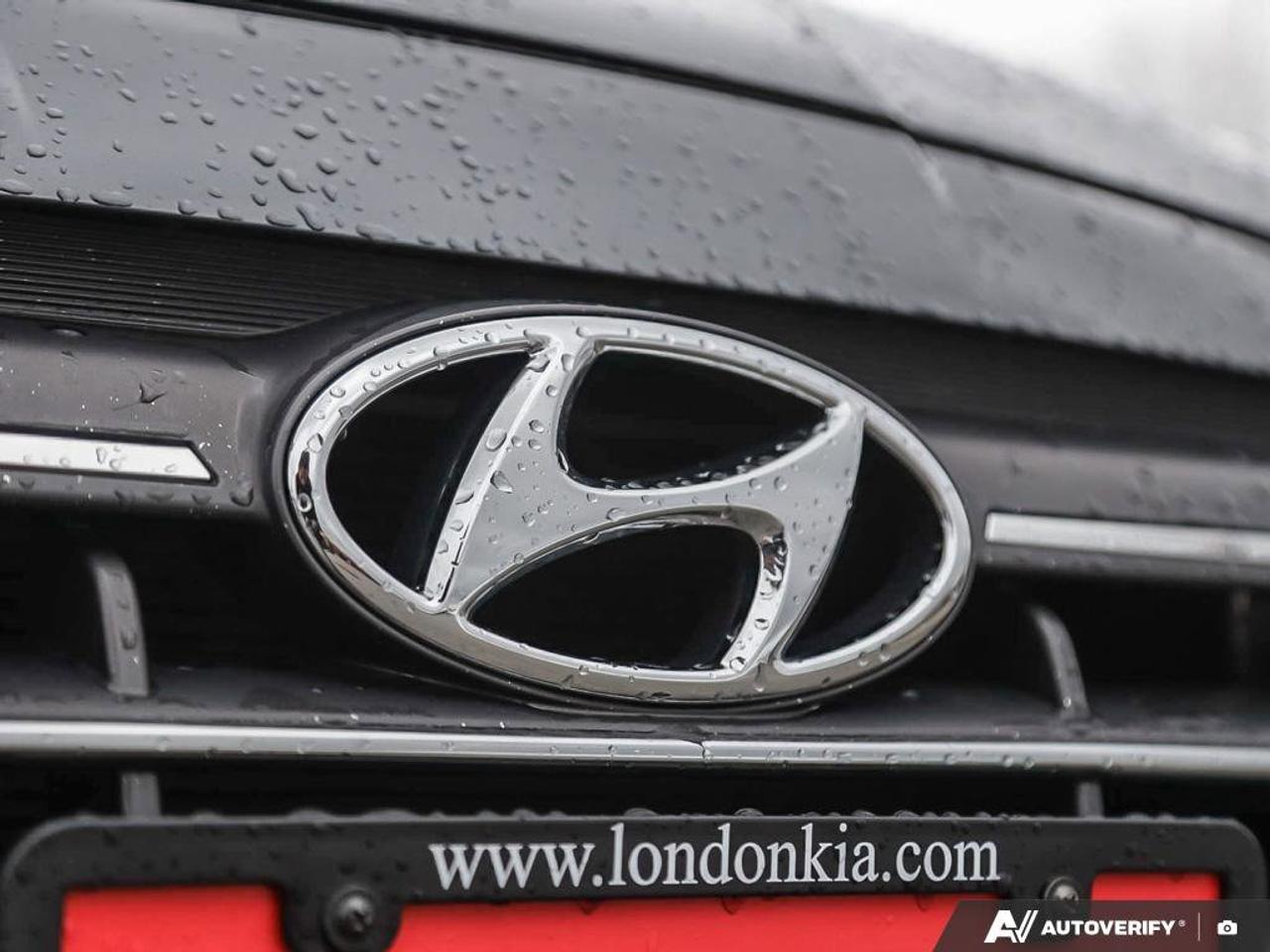 2020 Hyundai Elantra Luxury Photo