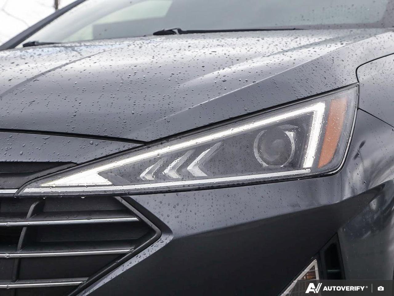 2020 Hyundai Elantra Luxury Photo