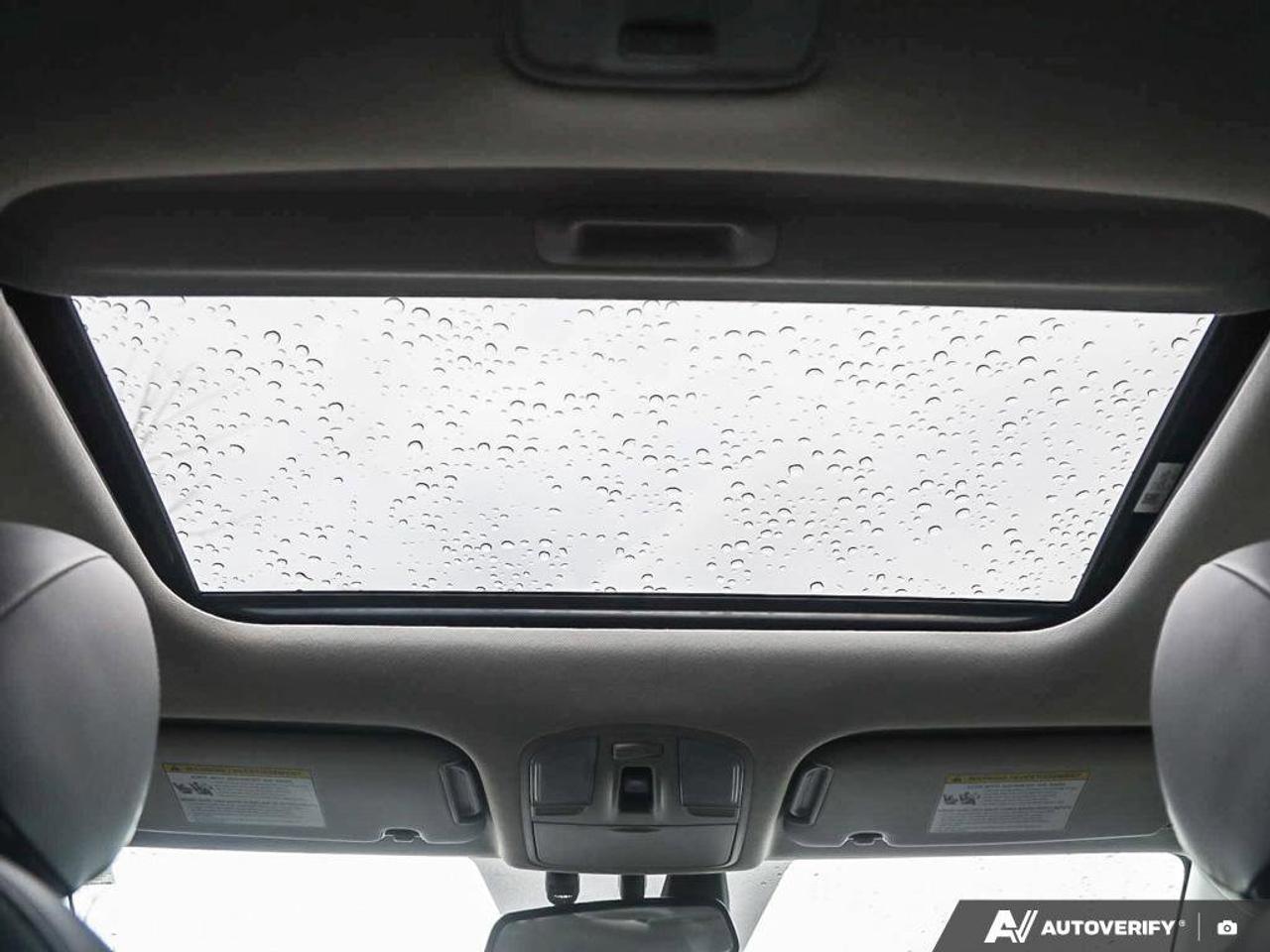 2020 Hyundai Elantra Luxury Photo