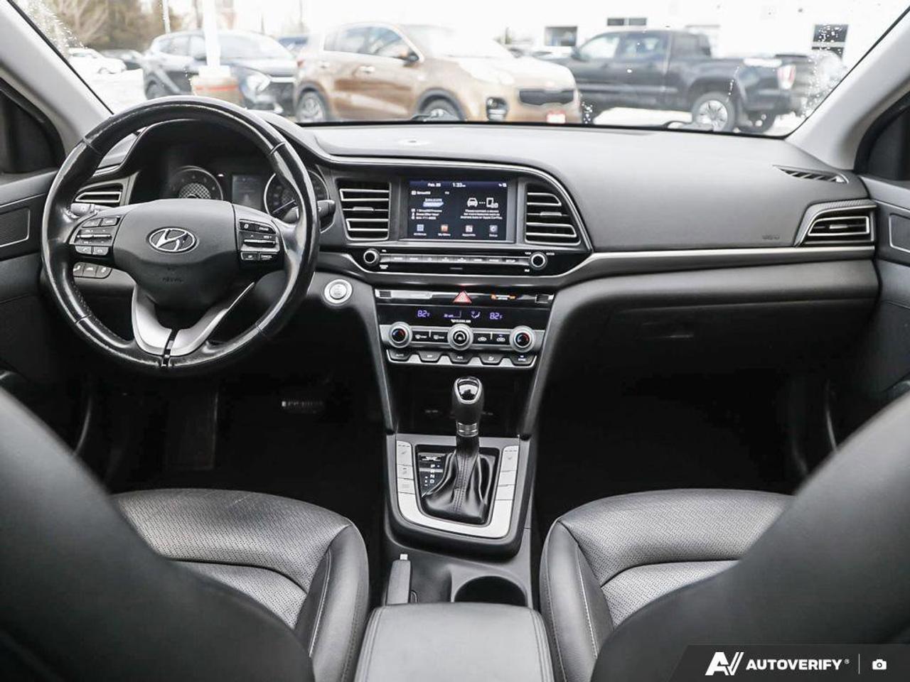 2020 Hyundai Elantra Luxury Photo