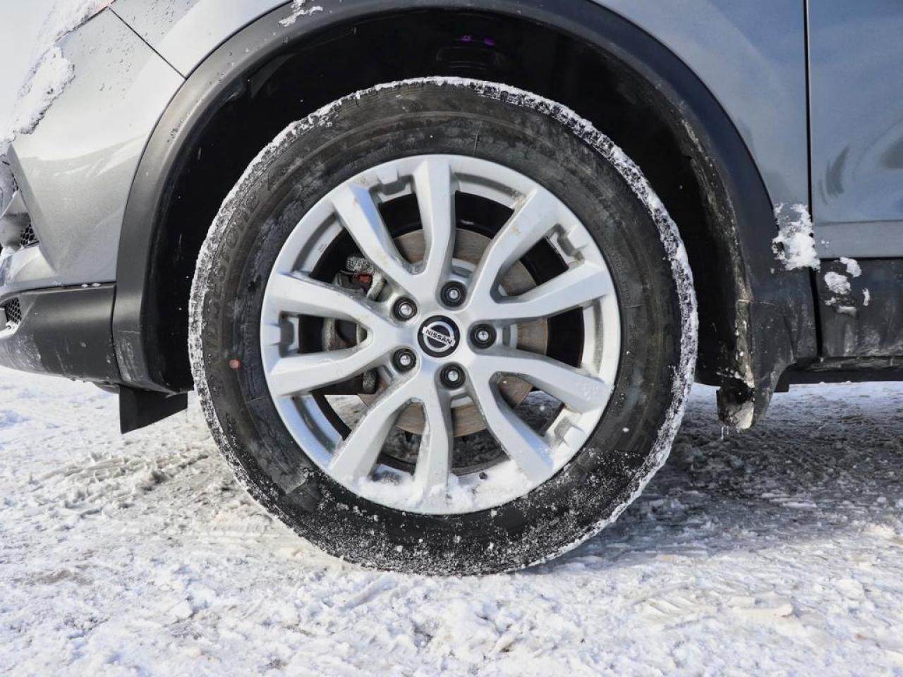 2021 Nissan Qashqai SV AWD  SUNROOF! ROOF RACKS! Photo