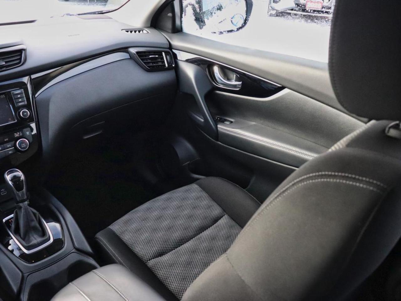 2021 Nissan Qashqai SV AWD  SUNROOF! ROOF RACKS! Photo