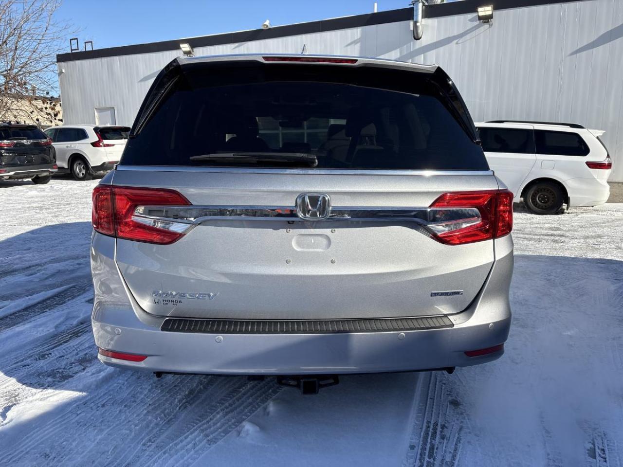 2019 Honda Odyssey Touring Photo2