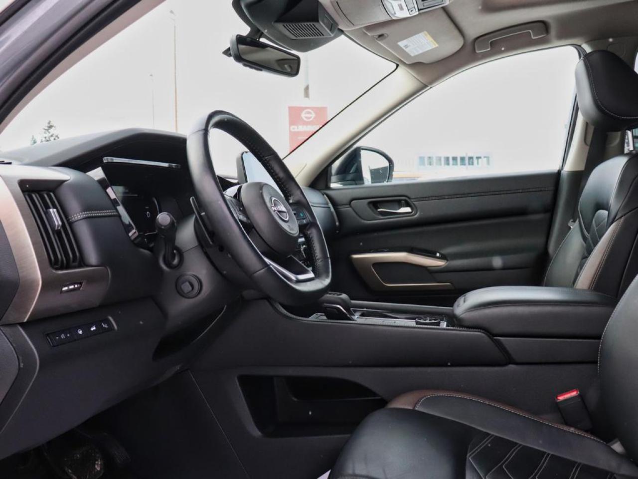 2024 Nissan Pathfinder Platinum  HUD, COOLED SEATS,BOSE Photo