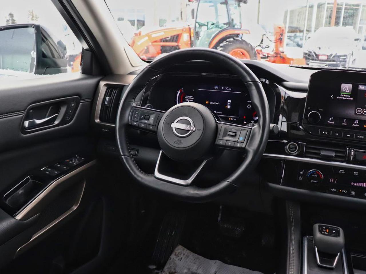 2024 Nissan Pathfinder Platinum  HUD, COOLED SEATS,BOSE Photo