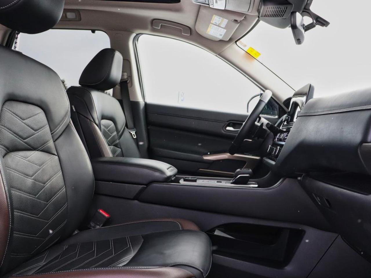 2024 Nissan Pathfinder Platinum  HUD, COOLED SEATS,BOSE Photo