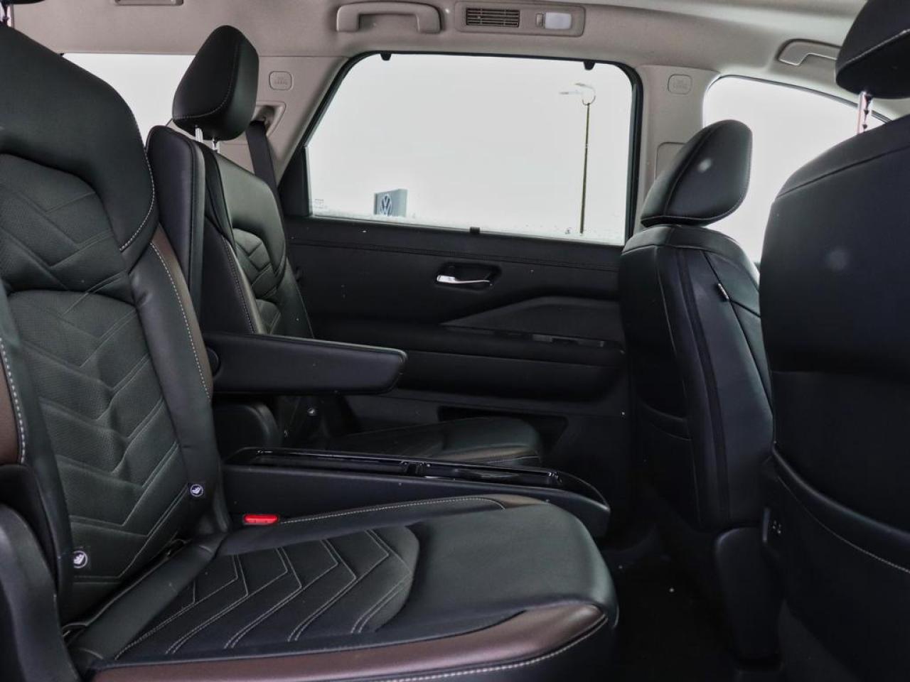 2024 Nissan Pathfinder Platinum  HUD, COOLED SEATS,BOSE Photo