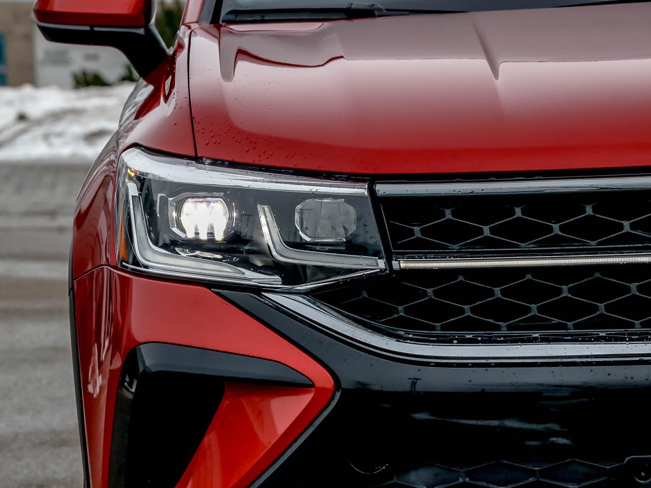 2022 Volkswagen Taos Highline 4MOTION Photo