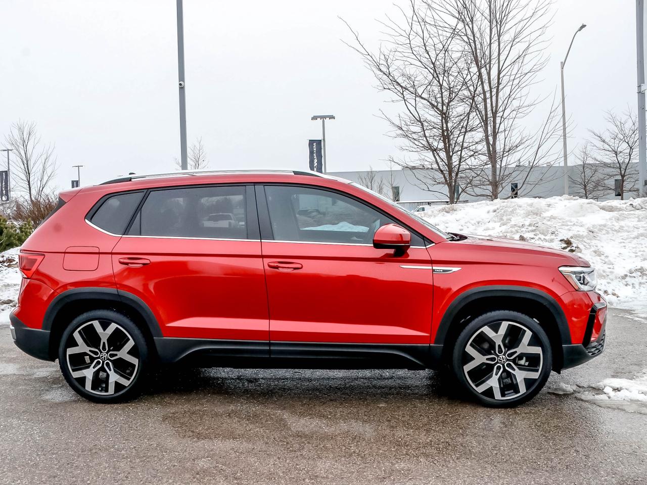 2022 Volkswagen Taos Highline 4MOTION Photo3