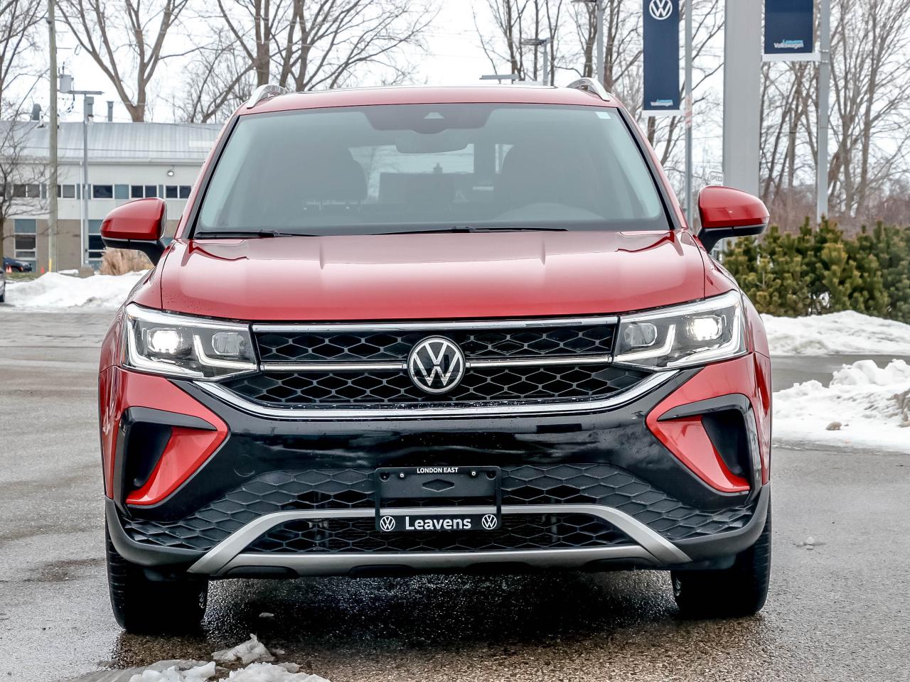 2022 Volkswagen Taos Highline 4MOTION Photo