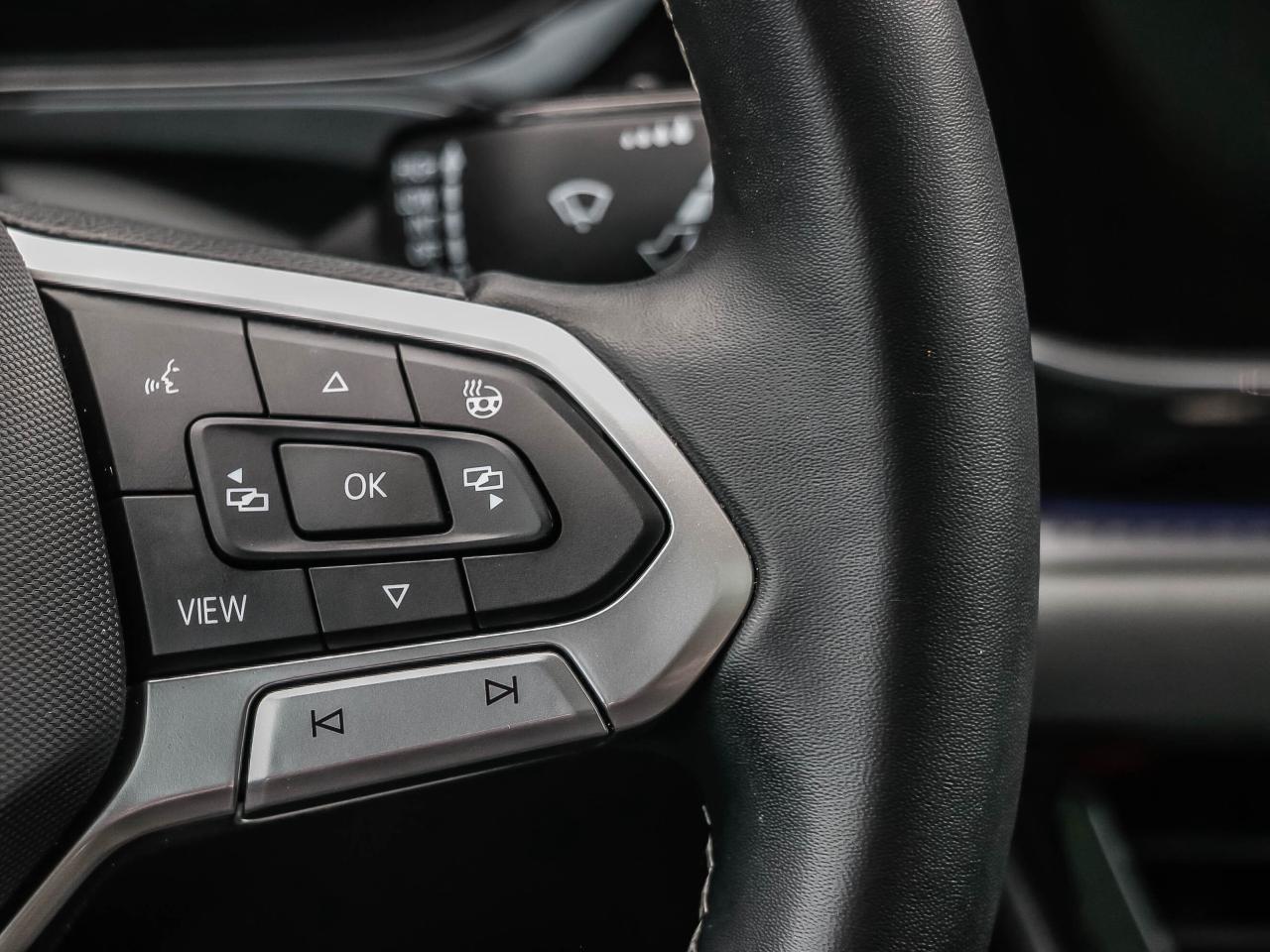 2022 Volkswagen Taos Highline 4MOTION Photo