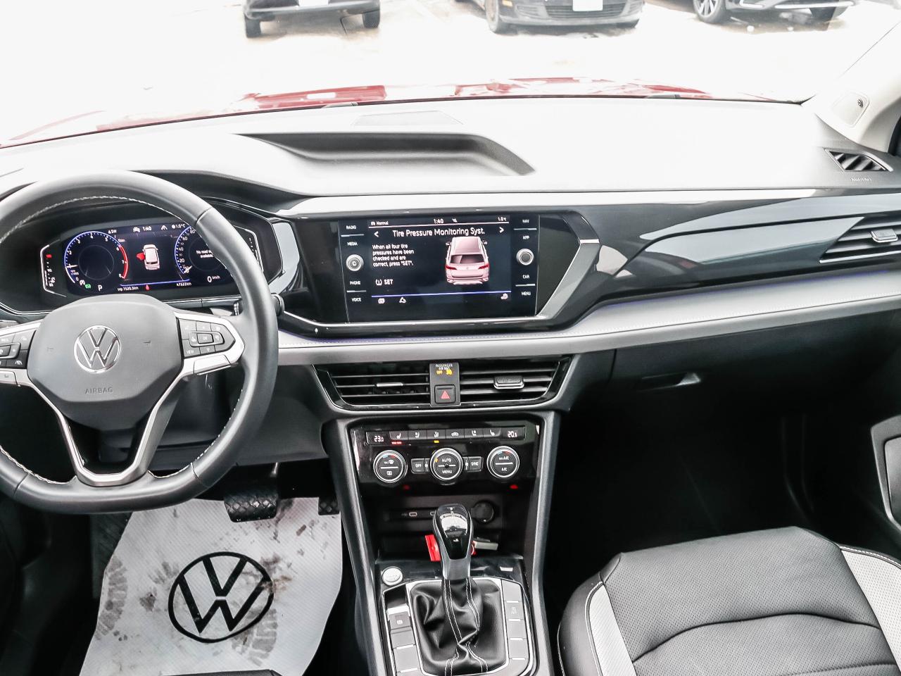 2022 Volkswagen Taos Highline 4MOTION Photo