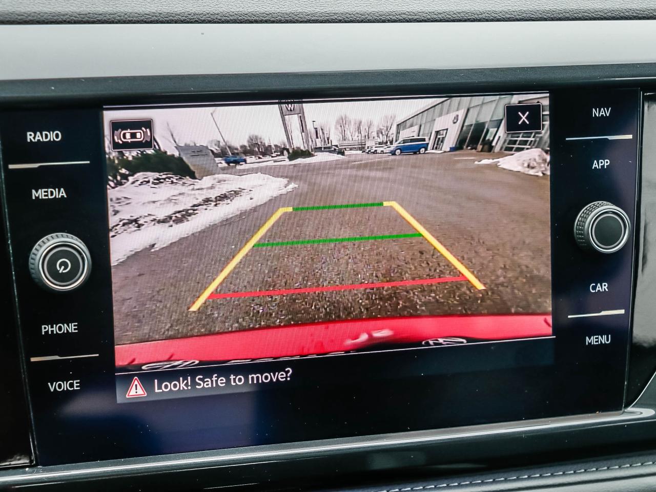 2022 Volkswagen Taos Highline 4MOTION Photo