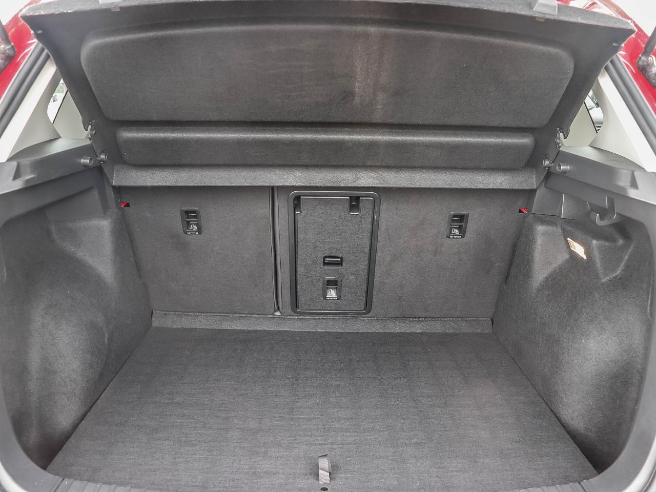 2022 Volkswagen Taos Highline 4MOTION Photo