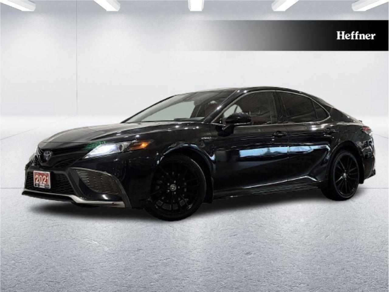 2021 Toyota Camry Hybrid XSE Photo0