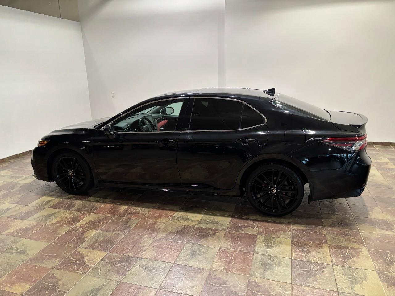 2021 Toyota Camry Hybrid XSE Photo