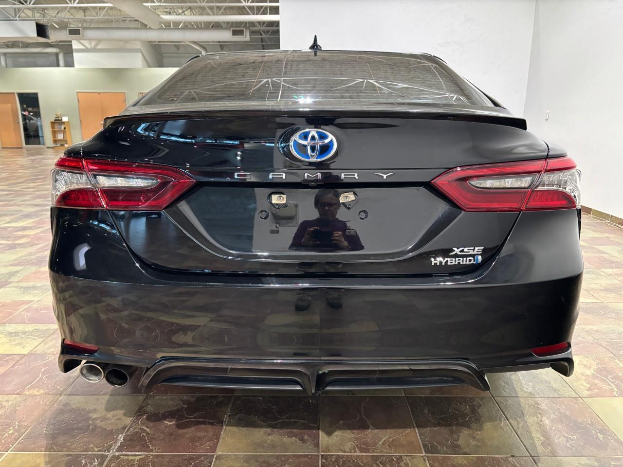 2021 Toyota Camry Hybrid XSE Photo