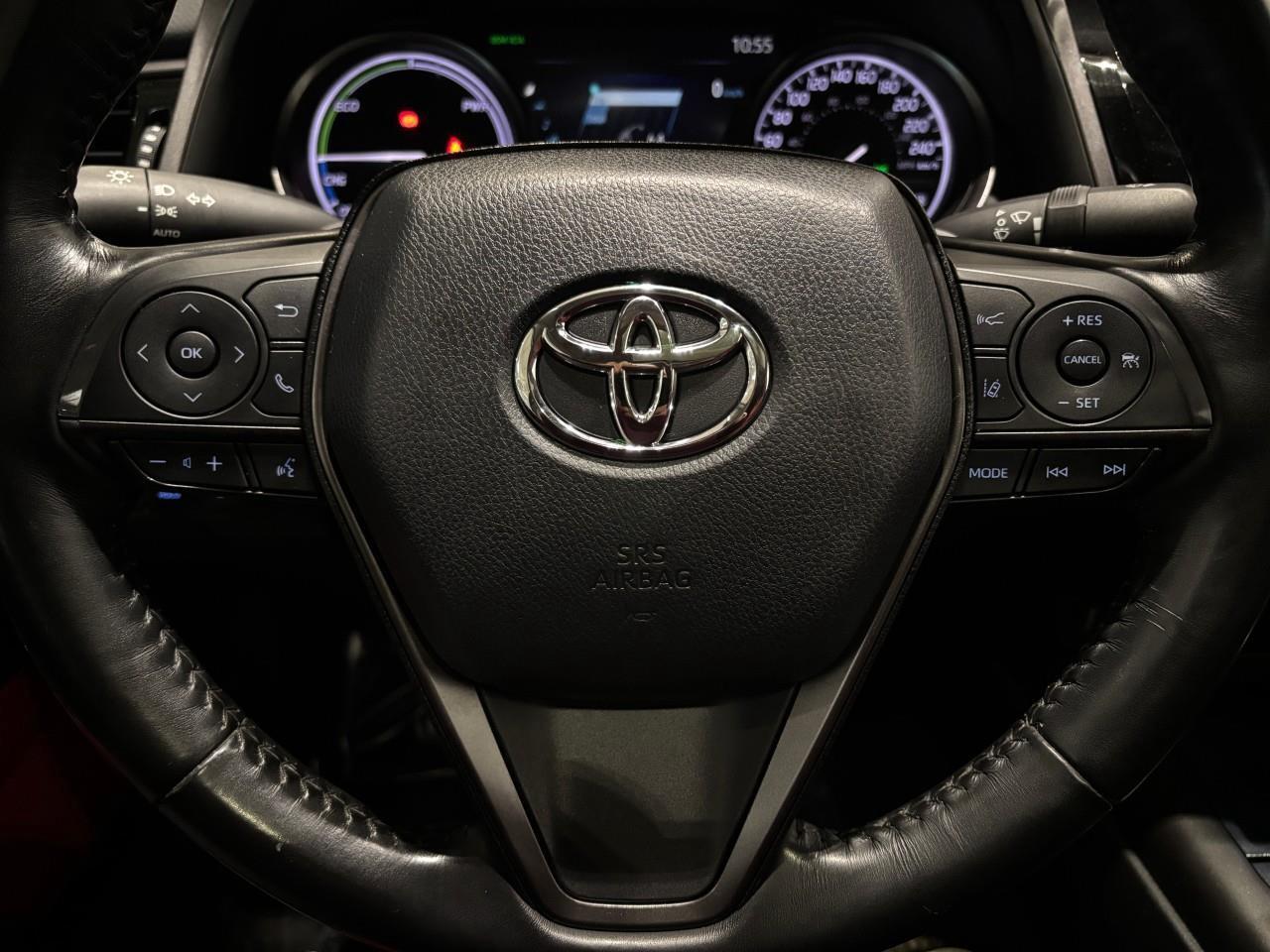 2021 Toyota Camry Hybrid XSE Photo