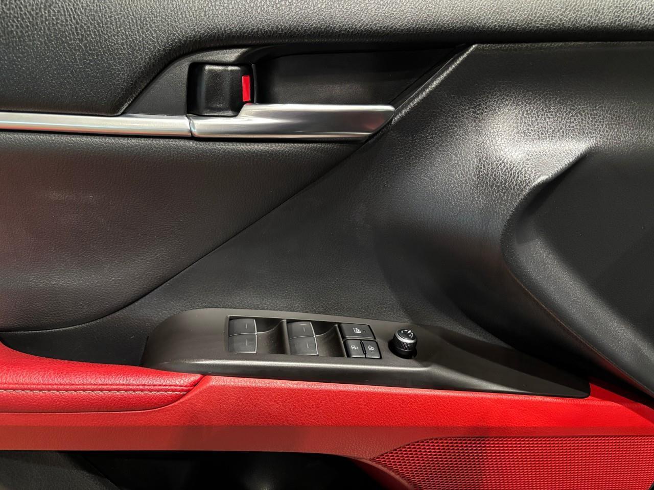 2021 Toyota Camry Hybrid XSE Photo