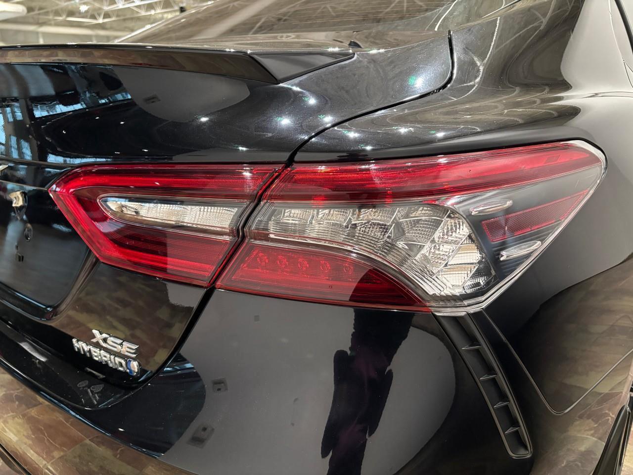 2021 Toyota Camry Hybrid XSE Photo