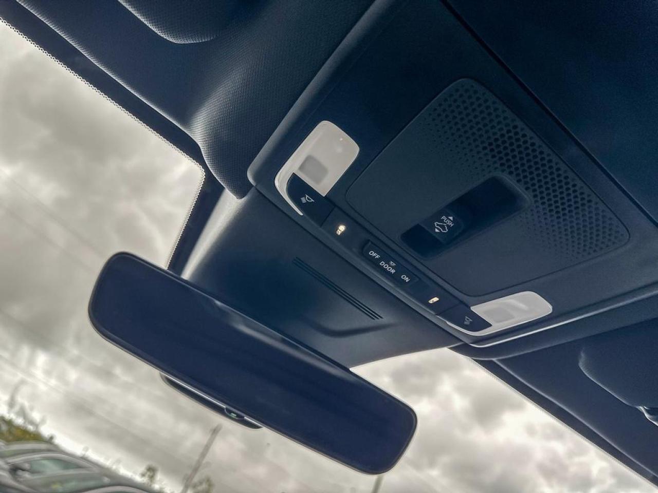 2025 Honda CR-V Hybrid Touring Photo