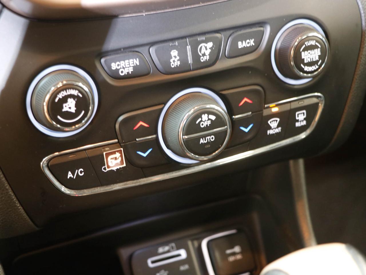 2015 Jeep Cherokee 4WD 4Dr Limited Photo