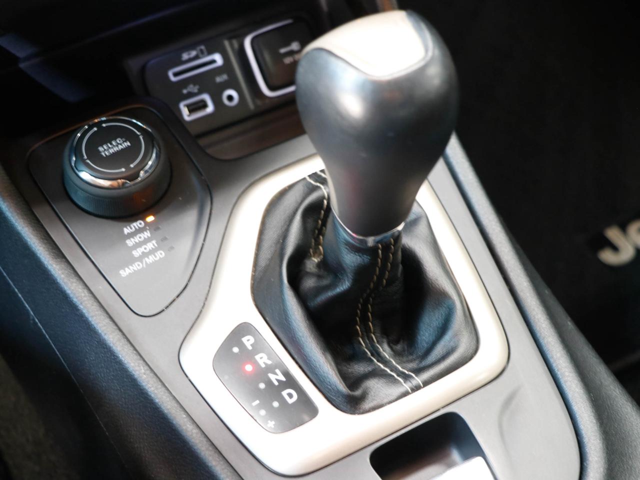 2015 Jeep Cherokee 4WD 4Dr Limited Photo