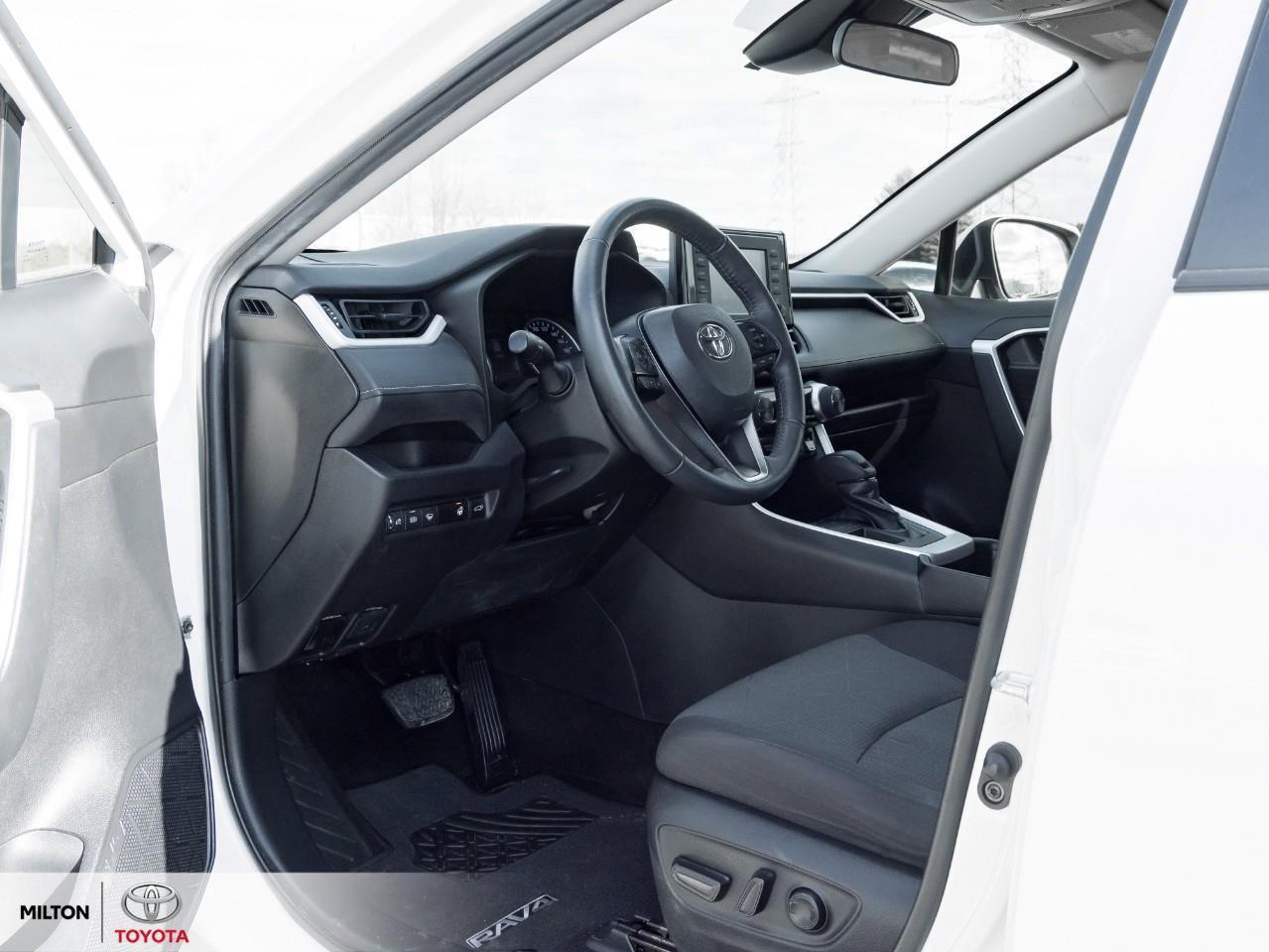 2021 Toyota RAV4 SUNROOF HEATED STEERING SMART KEY XLE Photo