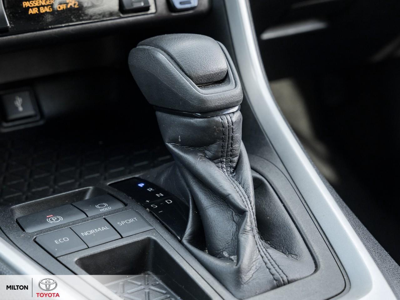 2021 Toyota RAV4 SUNROOF HEATED STEERING SMART KEY XLE Photo