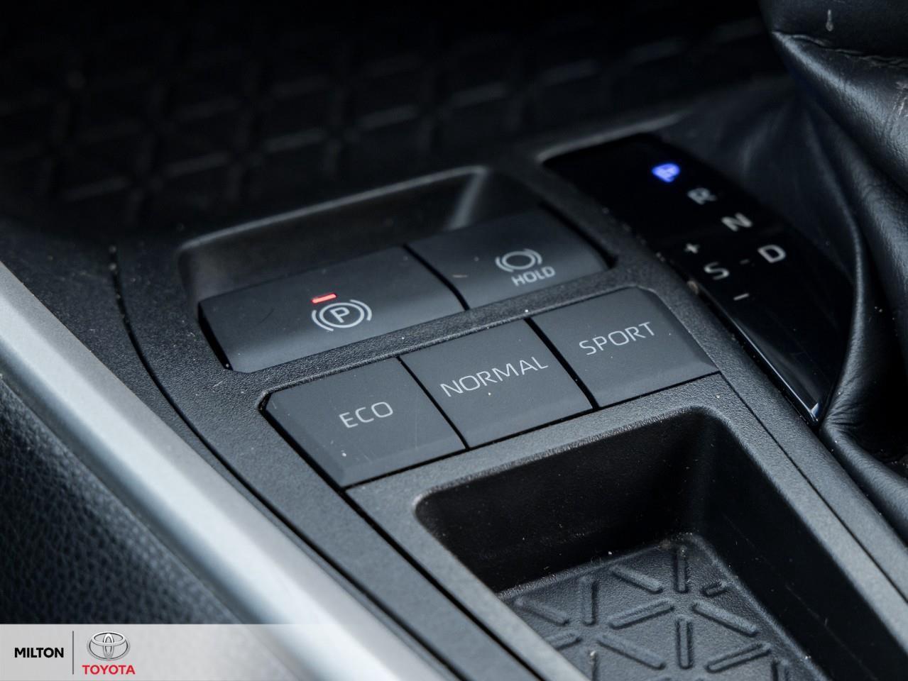 2021 Toyota RAV4 SUNROOF HEATED STEERING SMART KEY XLE Photo