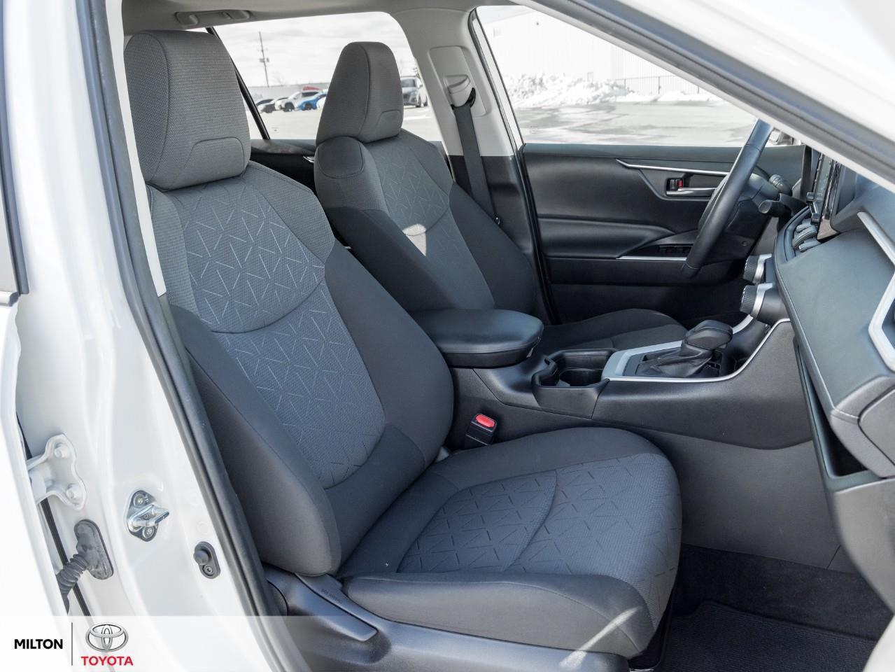 2021 Toyota RAV4 SUNROOF HEATED STEERING SMART KEY XLE Photo